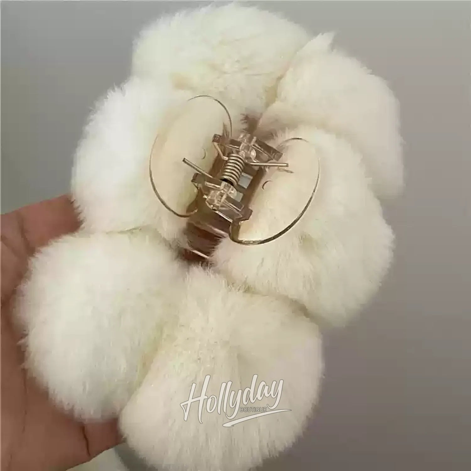 Niang Faux Fur Hair Clip Ivory