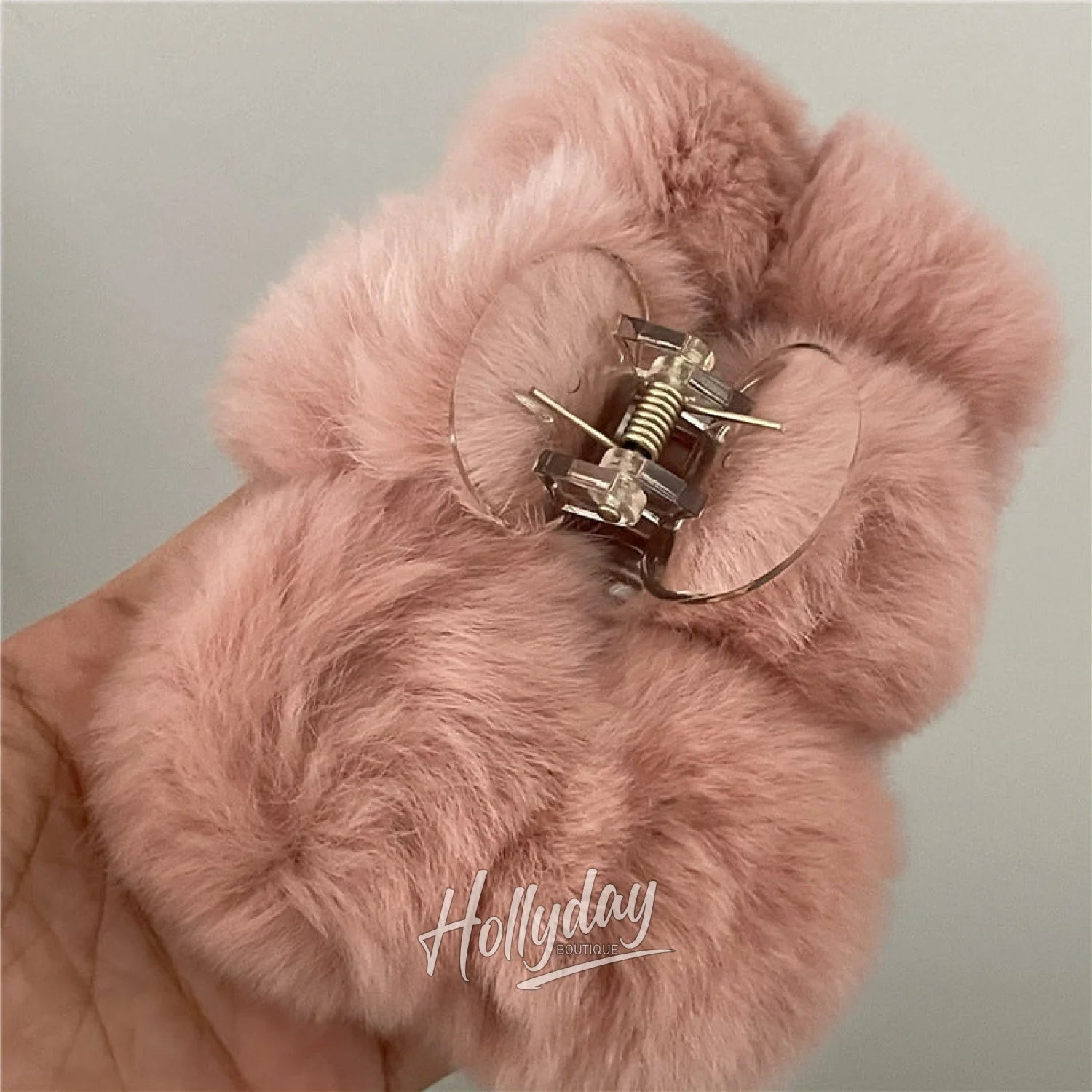 Niang Faux Fur Hair Clip Pink